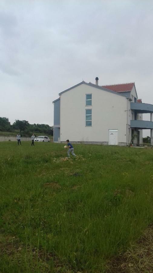Apartmani Niko 1 Radovin Exterior foto
